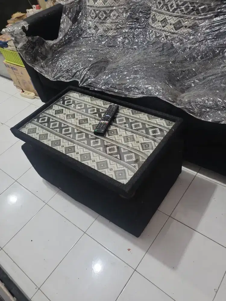 Meja Kaca Sofa Meja Serbaguna 70x42x43 Baru