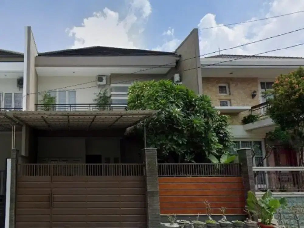 Dijual rumah Araya 1 galaxy bumi permai surabaya timur, row jalan lebar lokasi bagus, full furnished,