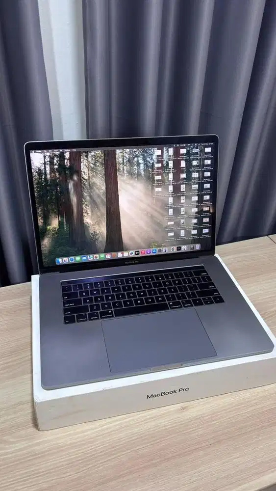 Macbook Pro 15 inch 2019 IBOX