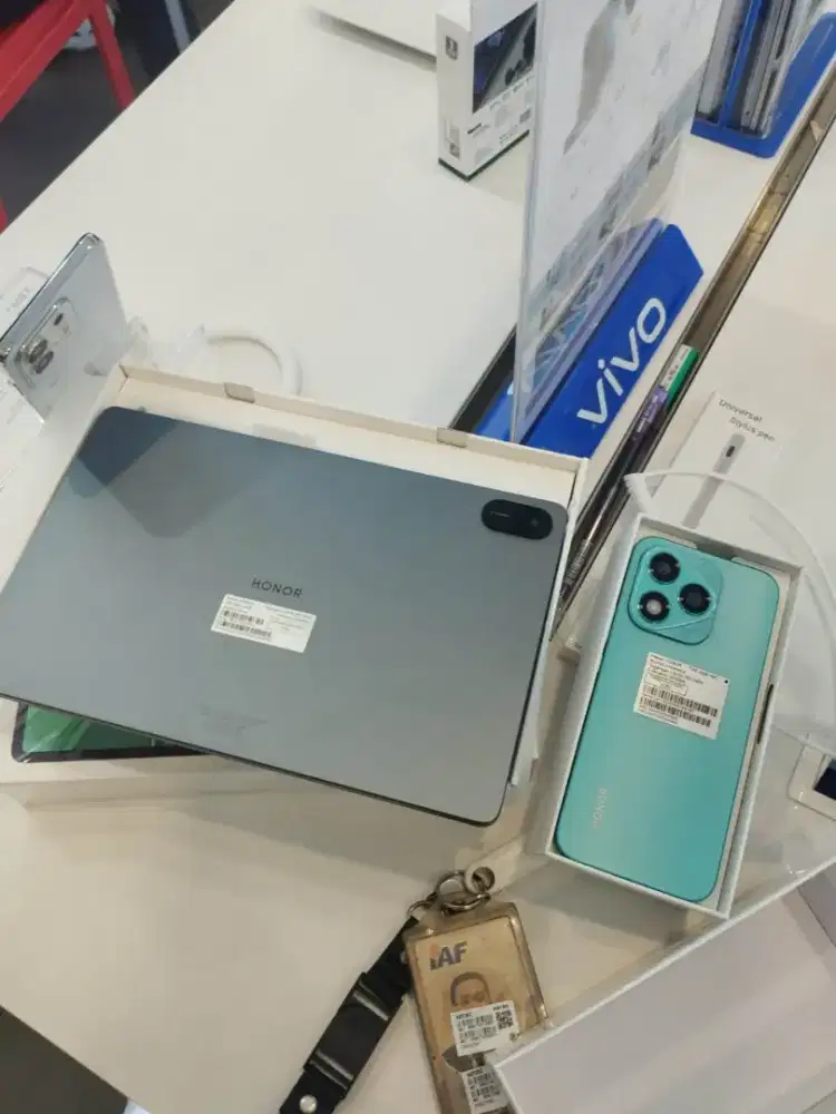 Ayoo guys yang mau pad honor kita di harga 4 jutaan free keyboard &pen