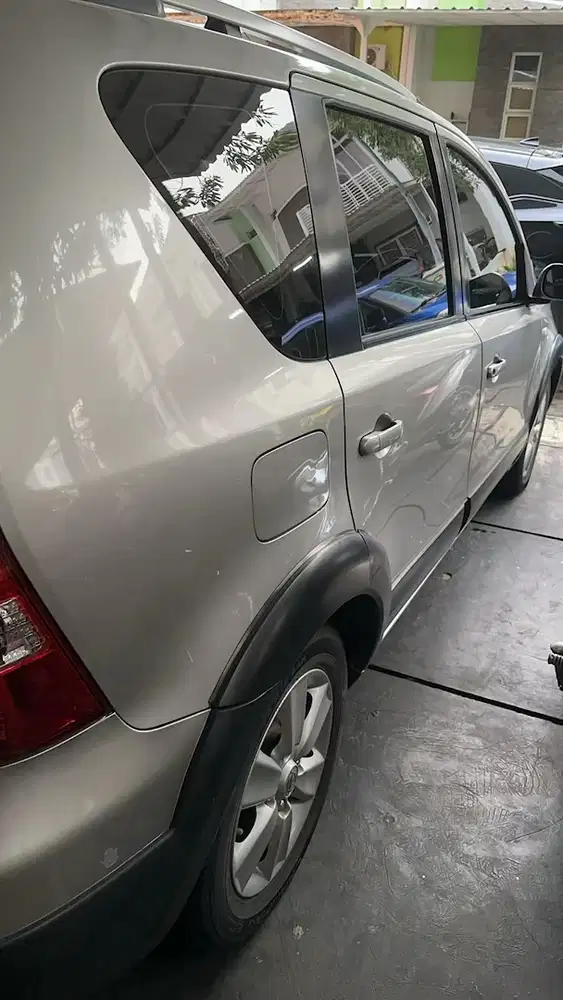 Nissan Livina 2012 Bensin