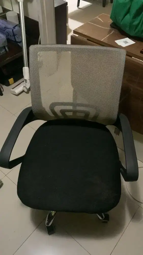 Borongan kursi kantor putar hidrolik second mulus nominus