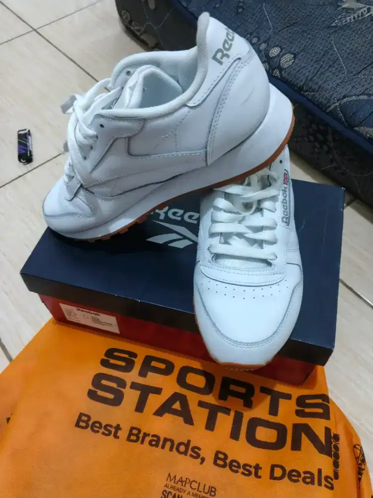 Reebok classic white