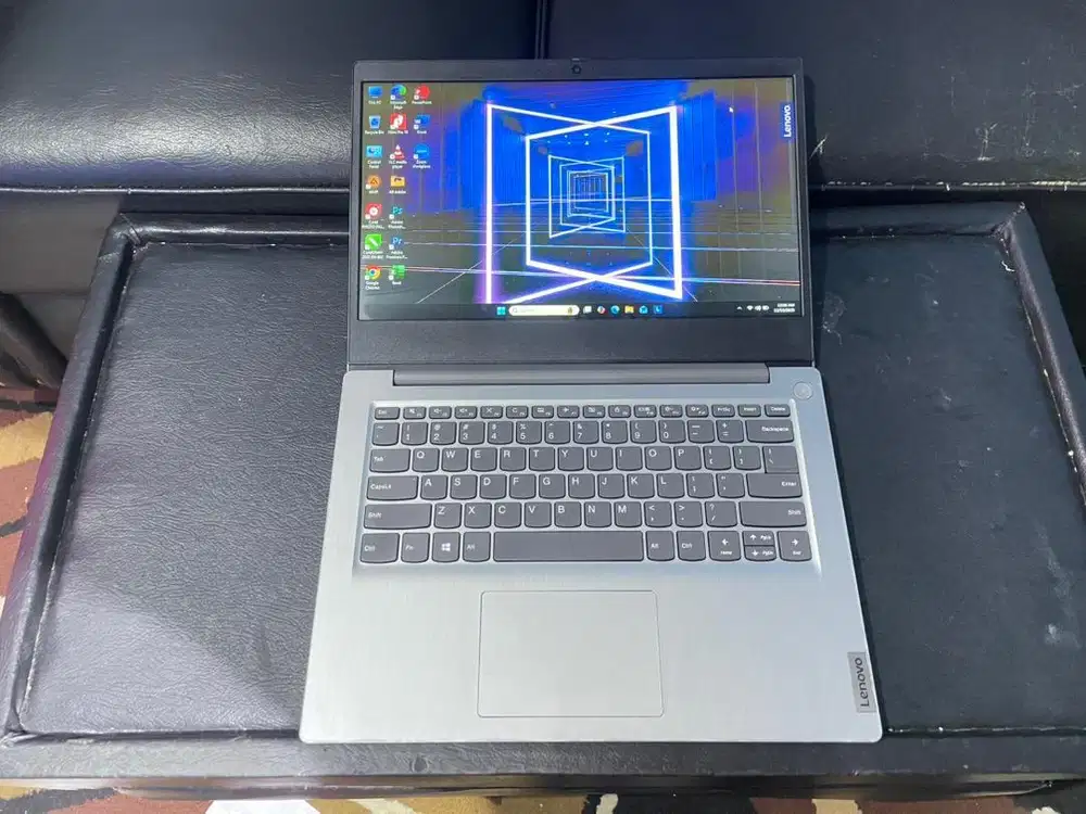 JUALBELI LAPTOP BEKAS MACBOOK BEKAS IPAD TABLET ATAU RUSAK ATAU MATOT