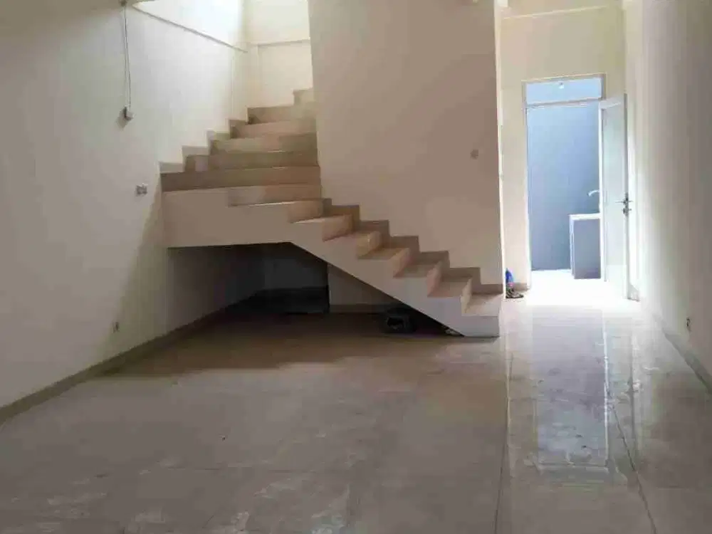 Ruko Strategis 2 Lantai Murah siap huni, Sayap Taman Kopo Indah