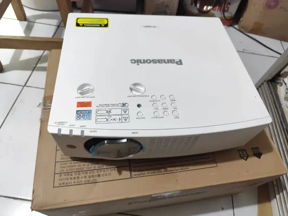 Panasonic PT-VMZ51 | Proyektor Laser WUXGA | Kondisi Seperti Baru