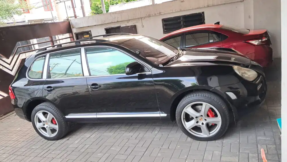 Porsche Cayenne Turbo 2005 Limited Low KM Istimewa KM 70rb Asli