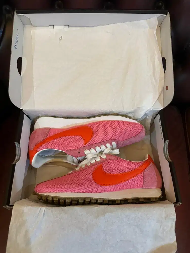 Sepatu Nike pink 100% original masih baru