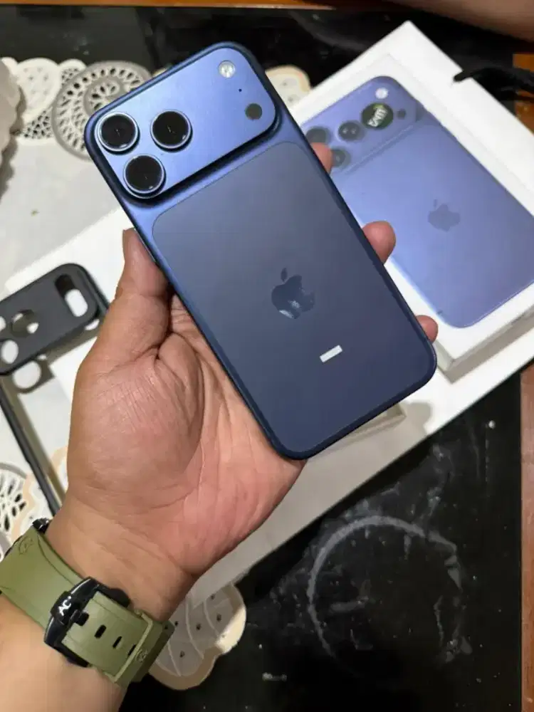 Iphone 17 promax 256 blue titanium