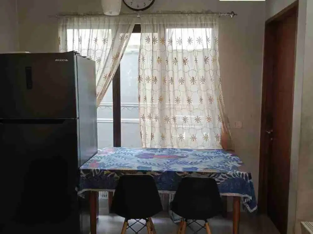 Di Jual Rumah Cantik di komplek perumahan Premier Estate 3, Kranggan
Rumah baru slesai di Cat dan open space