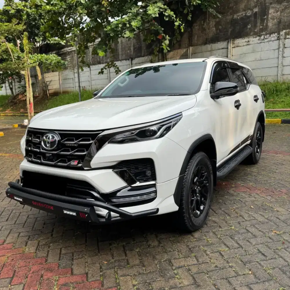 Toyota Fortuner GR 2.8 Thn 2024 KM 6rb!