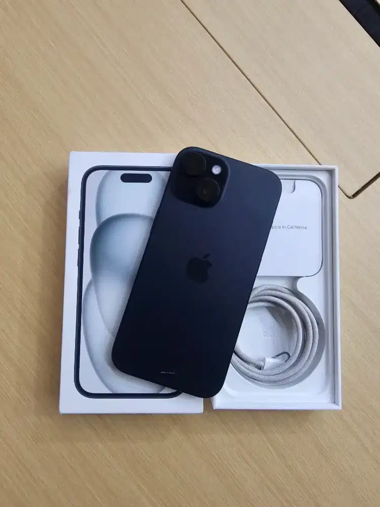 Iphone 15 128GB iBox Resmi sangat mulus BH 92 garansi aktif