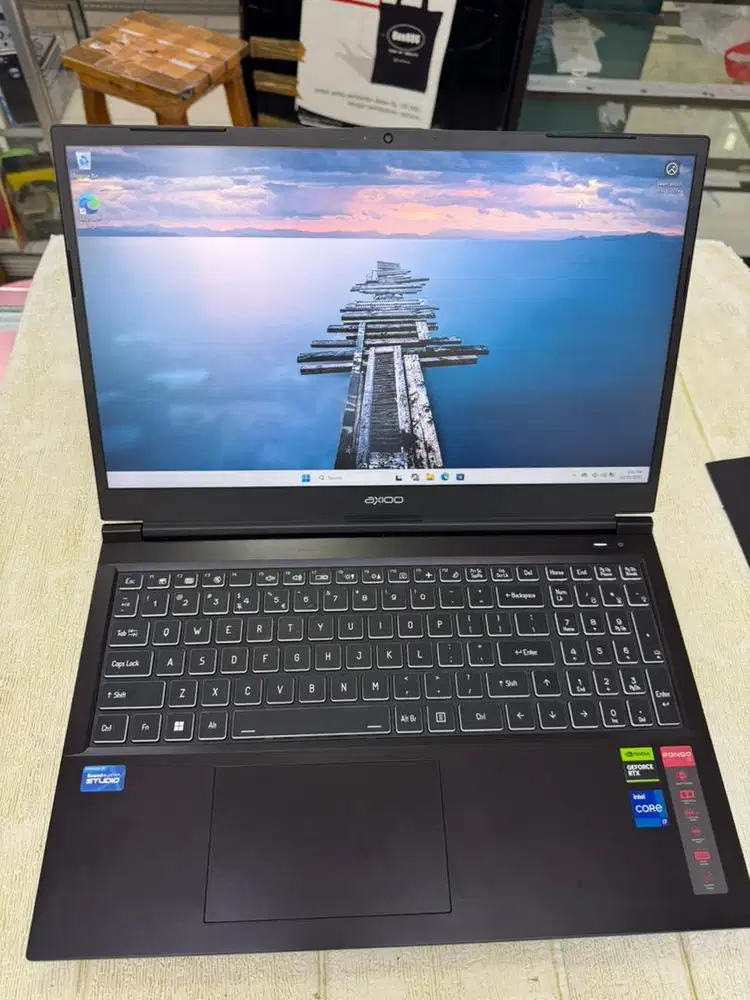 Laptop Gaming Axio PONGO 725 ram 16gb/512gb 15-inc intel i7 gen 12th