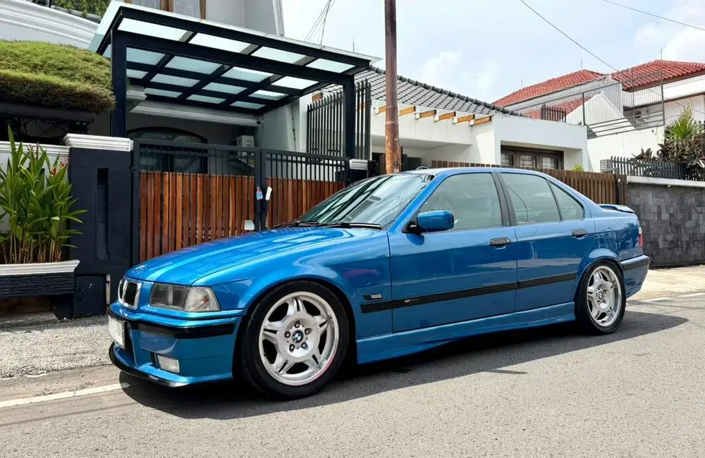 Dijual cepat Bmw e36 320 LE estoril blue ( collector item)