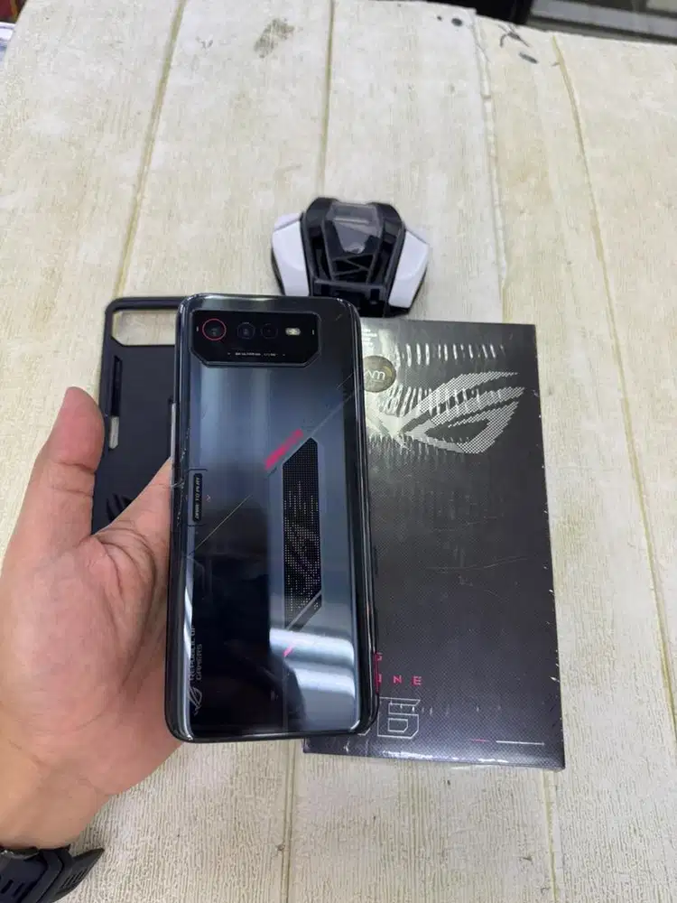 Asus rog phone 6 8/256gb bekas garansi resmi