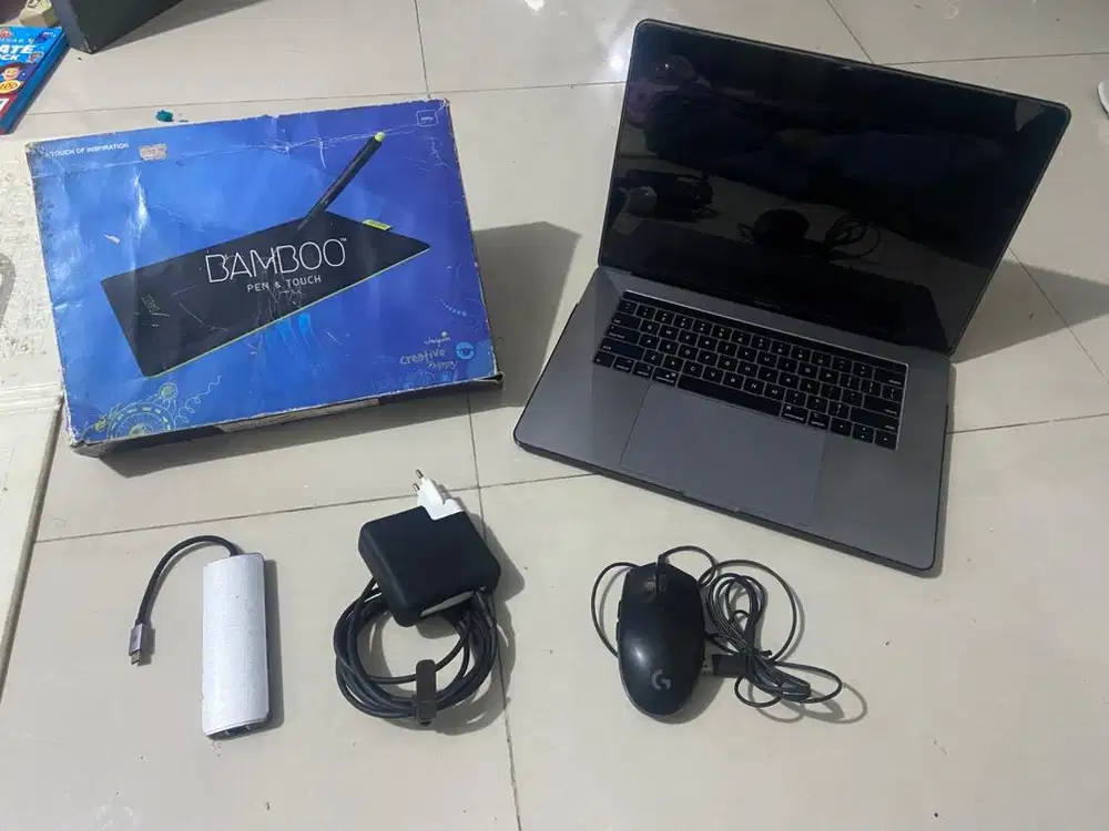 BU! MacBook Pro 15 A1990 i9 + Acc (BATRE JEBOL)