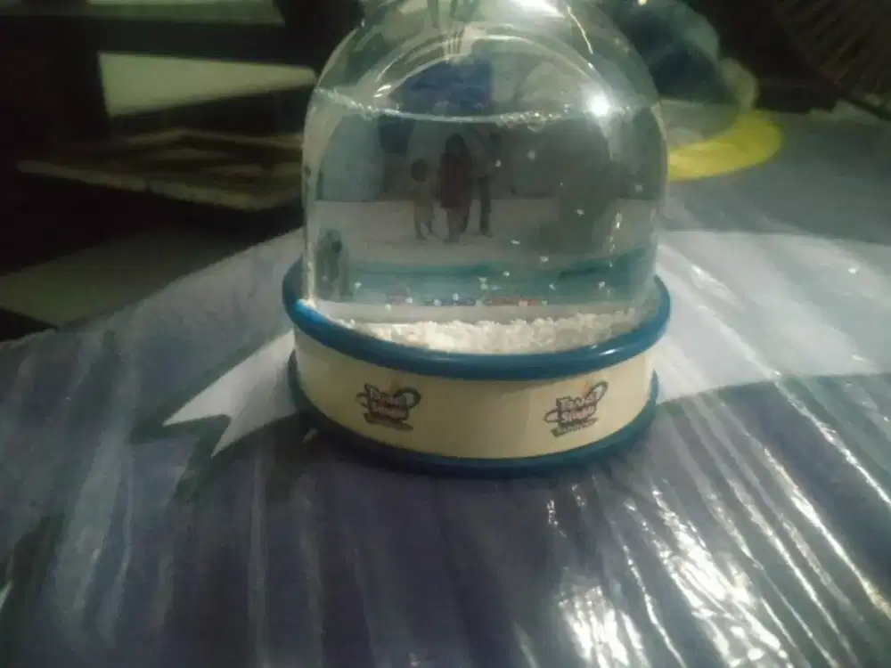 Bola dunia salju dasar silikon dngan bingkai