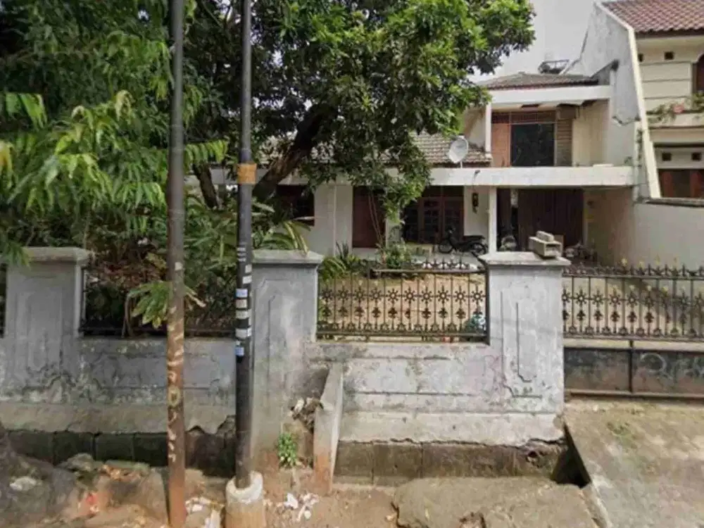Rumah di Atas Tanah Luas Hitung Tanah Murah – Petukangan, Pesanggrahan Jakarta Selatan
