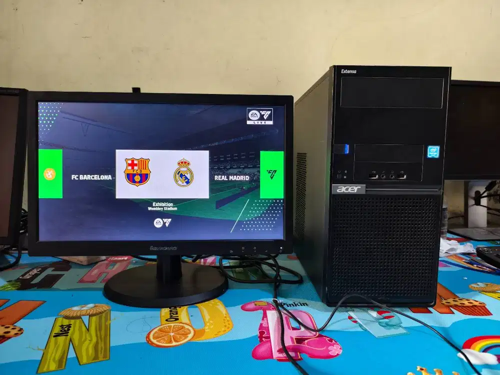 sepaket PC dan monitor 19inch intel gen 6 8gb ddr4 mulus siap pakai
