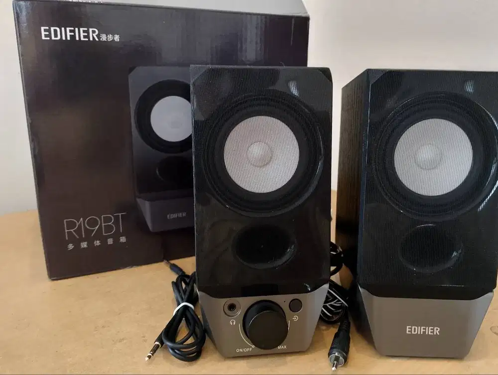 Speaker Bookshelf Edifier R19BT
