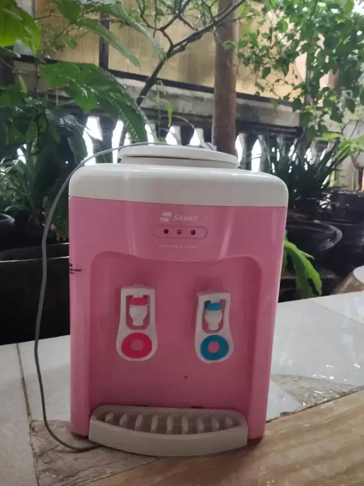 Dispenser minuman