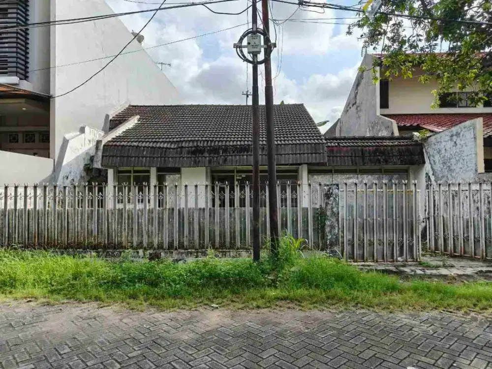 Jual Rumah Hitung Tanah Sidosermo Surabaya
Dekat Margorejo