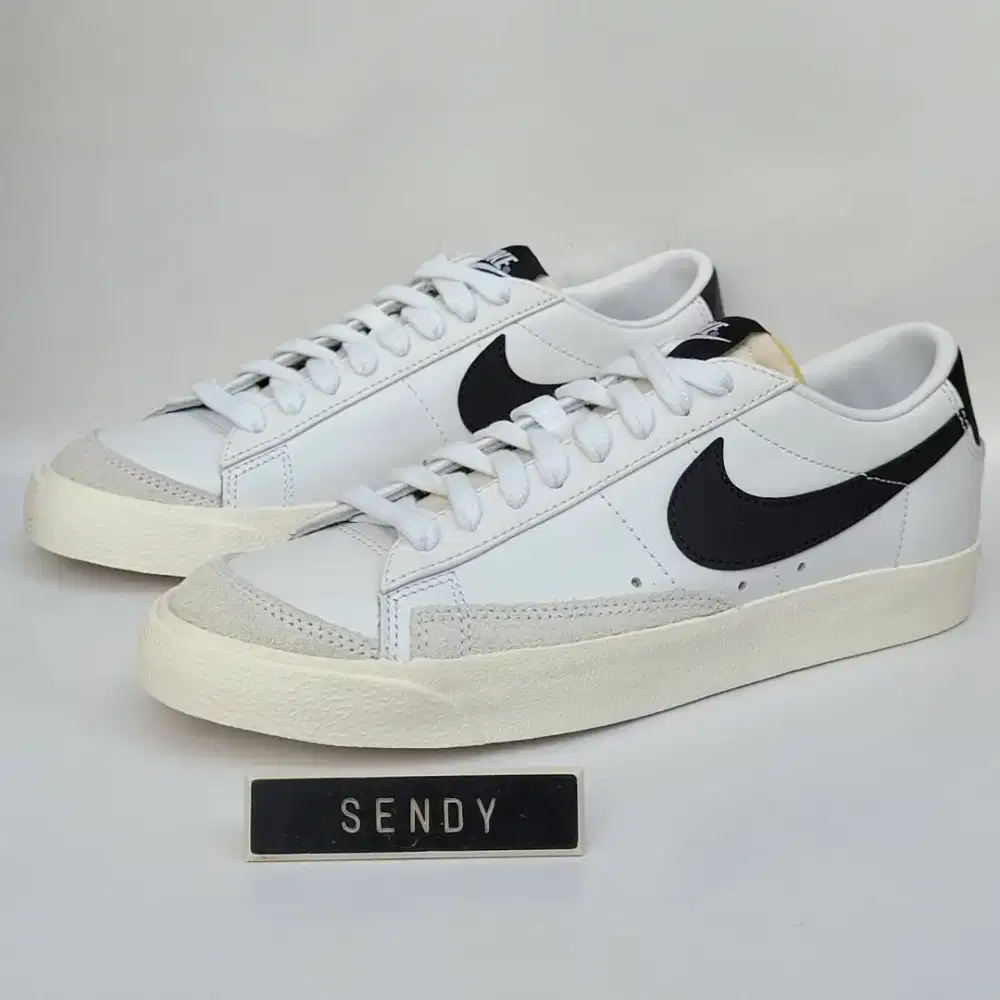 Nike Women's Blazer Low '77 Original Sepatu Sneakers White Putih