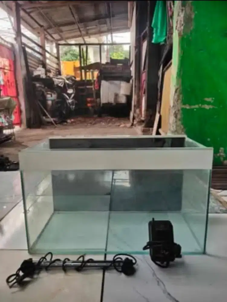 Aquarium besar + bonus lampu