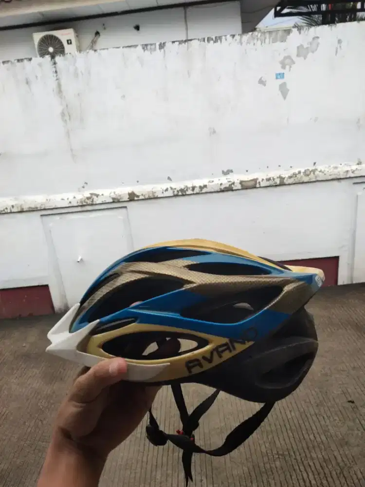 Helm sepeda pelindung kepala