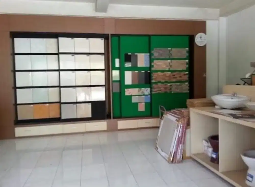 Rak Display Kokoh dan Elegan Cocok Untuk Toko/Usaha