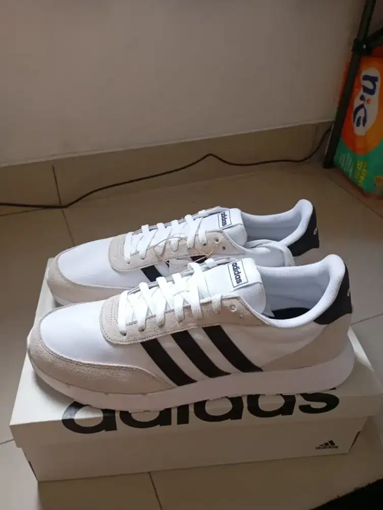 JUAL SEPATU BARU MERK ADIDAS SIZE 46