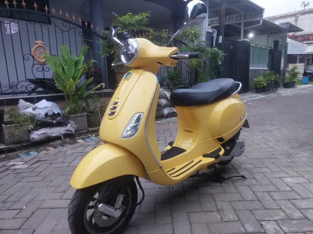 Vespa LX 125 bekas rasa baru KM 2rb