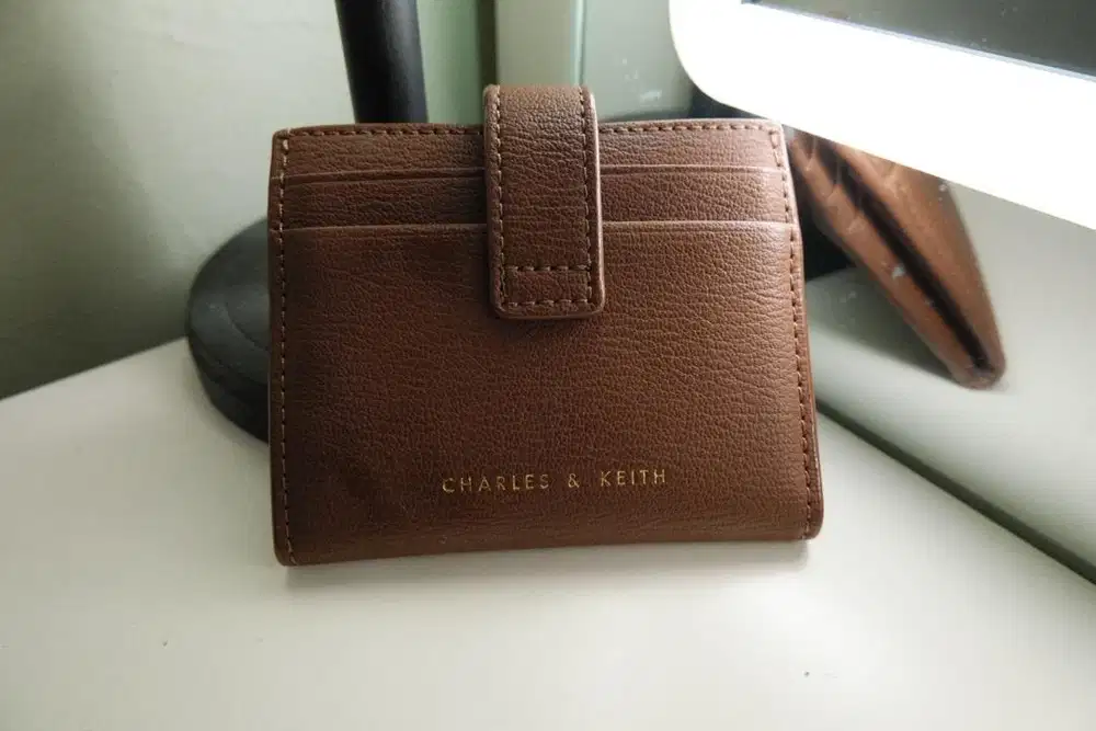 Preloved dompet kartu charles & keith
