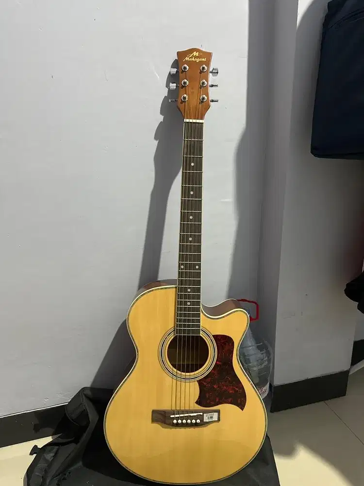Jual murah gitar Mahogani
