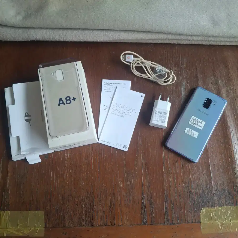Hp samsung A8+, 6/64GB, komplit, no minus, mulus, asli bawaan
