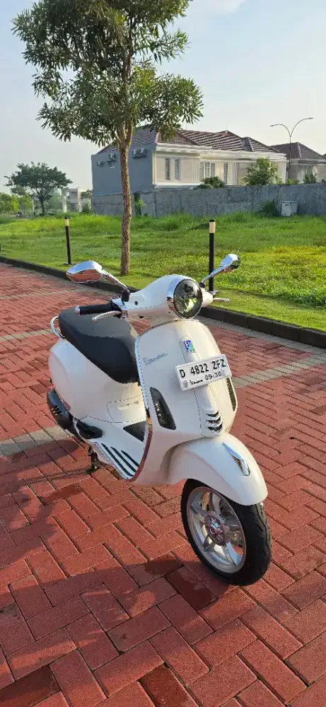 Vespa Primavera ABS 2025 KM 700 Pajak Panjang Modif Tipis