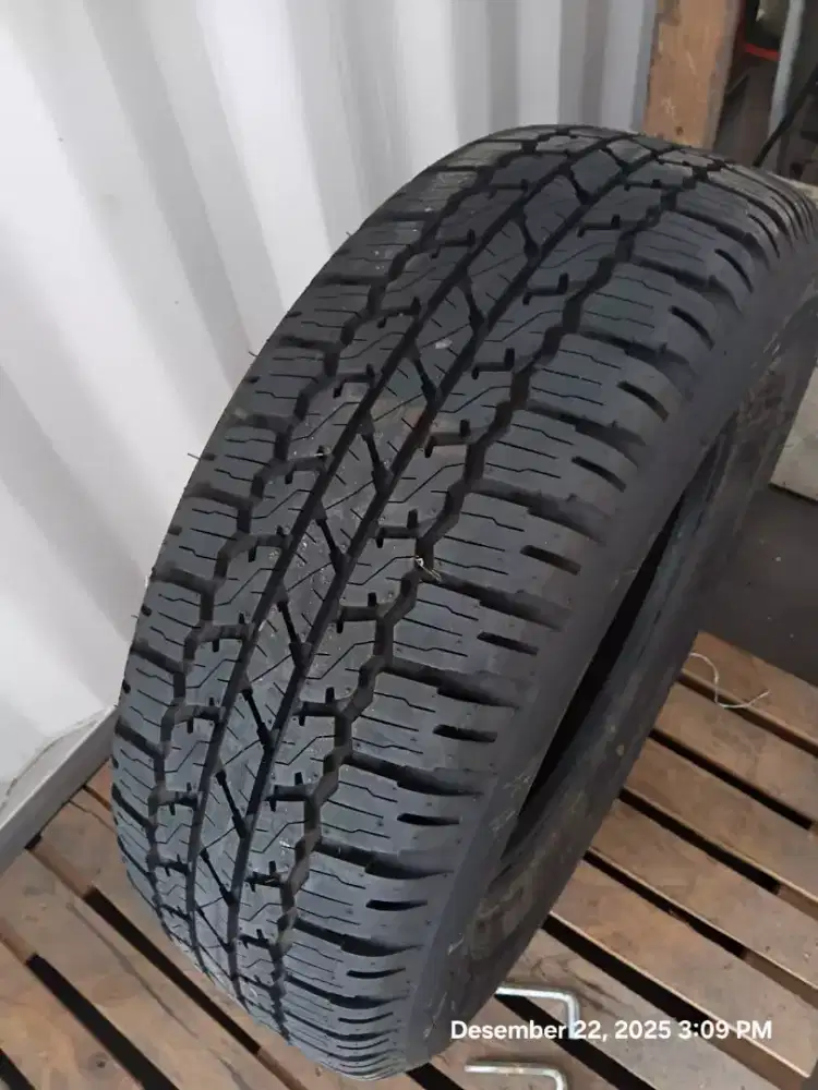 Ban Copotan Hilux 265/65 R17