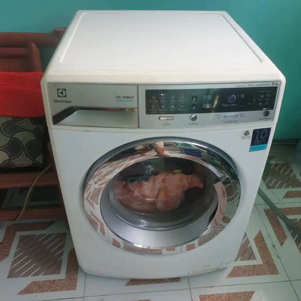 Mesin cuci Electrolux 11 kg timamanager inverter