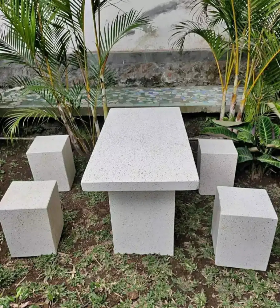 Kerajiban traso Bangku beton estetik