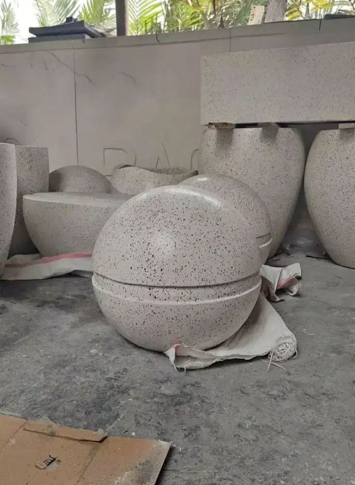 Kerajinan traso beton bolard bangu beton pembatas jalan