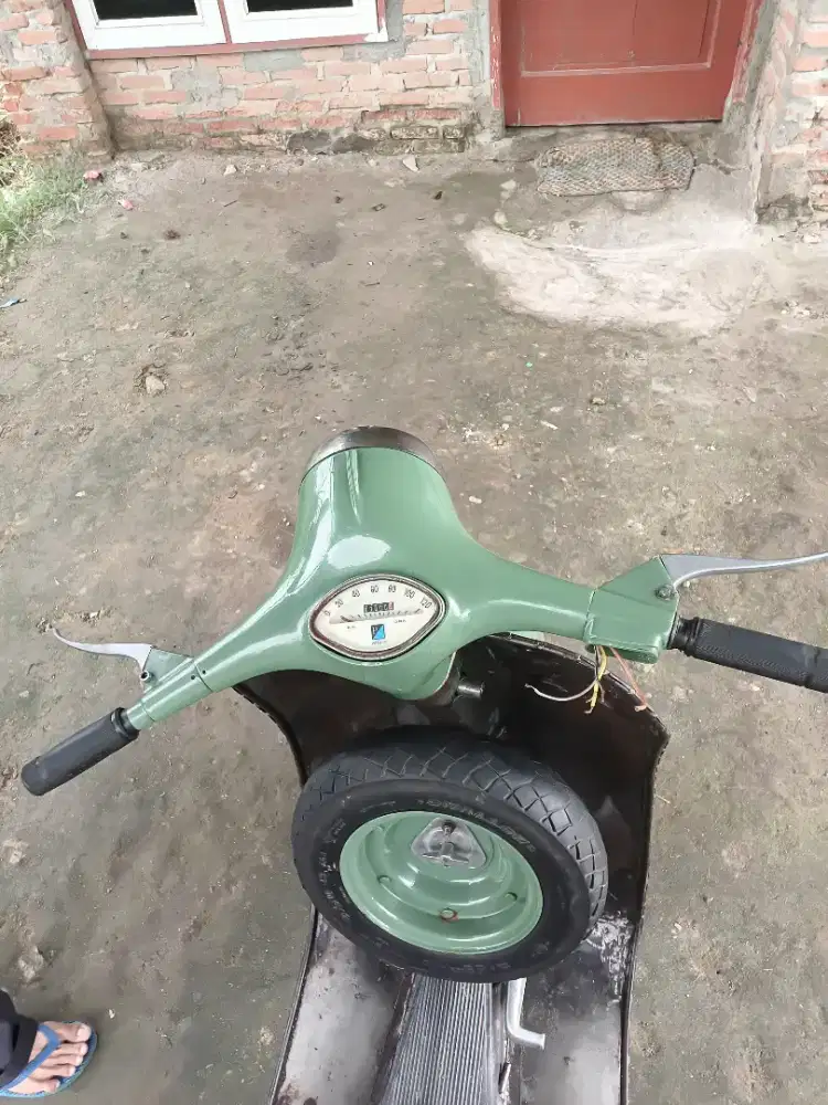 Vespa Kongo banyak part orian nya