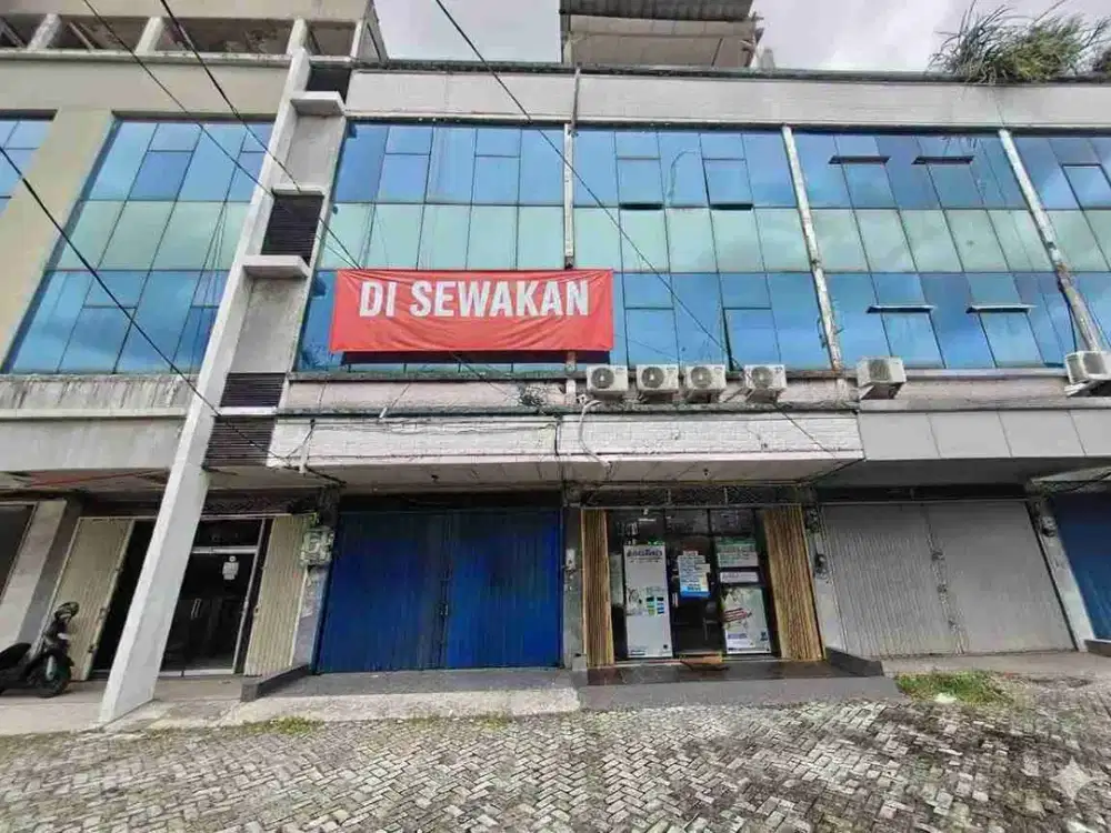 Disewakan Ruko  3 lantai di Buaran 
Jakarta Timur