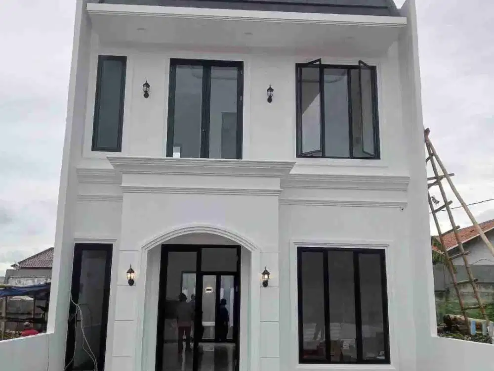 RUMAH MEWAH LOKASI STRATEGIS DI JATIBENING BEKASI