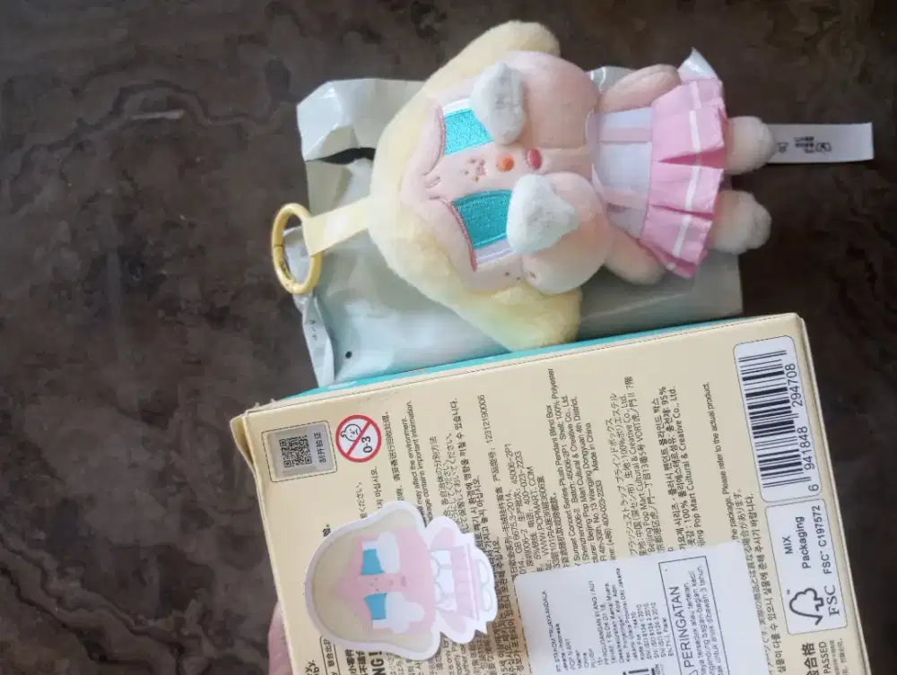 Pop Mart crybaby sunset concert ori