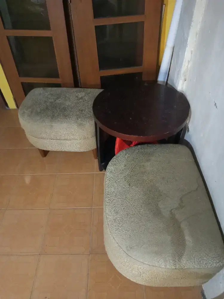 Meja Bulat + 2 kursi teras bekas