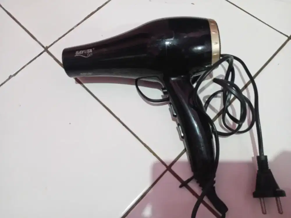 Pengering rambut merk Sayota
