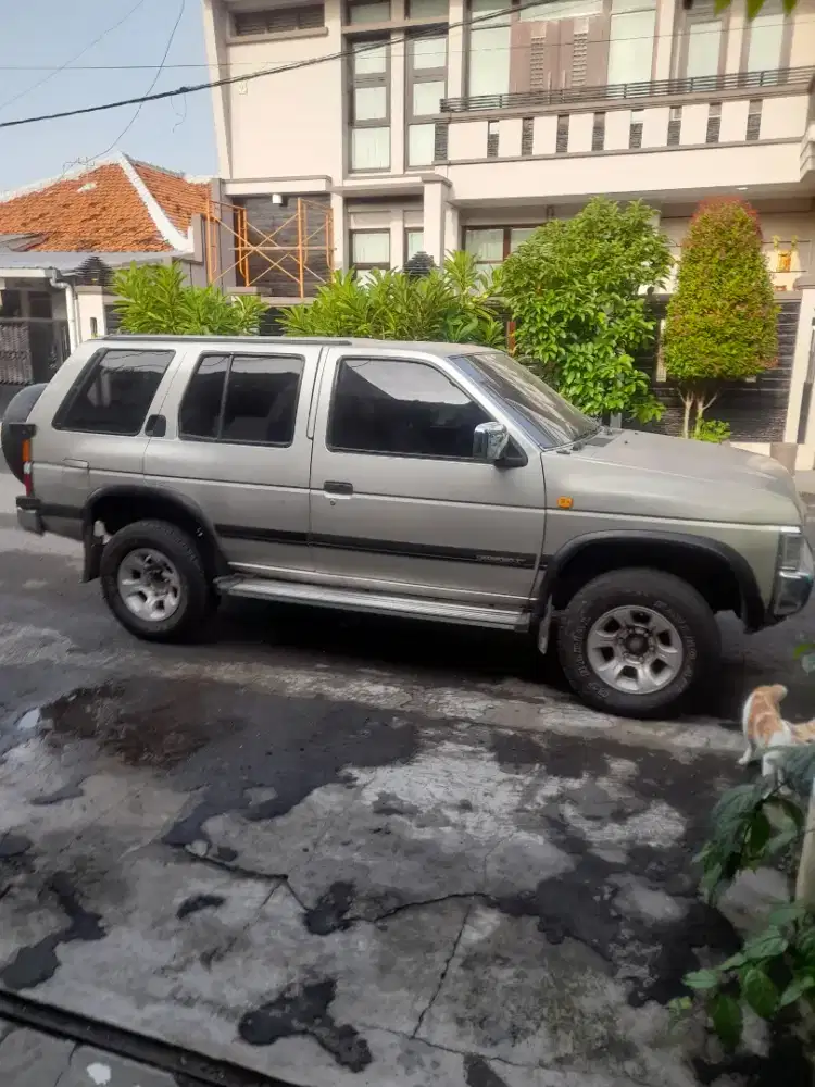 Jual Nissan Terrano th 1997, semua sehat.