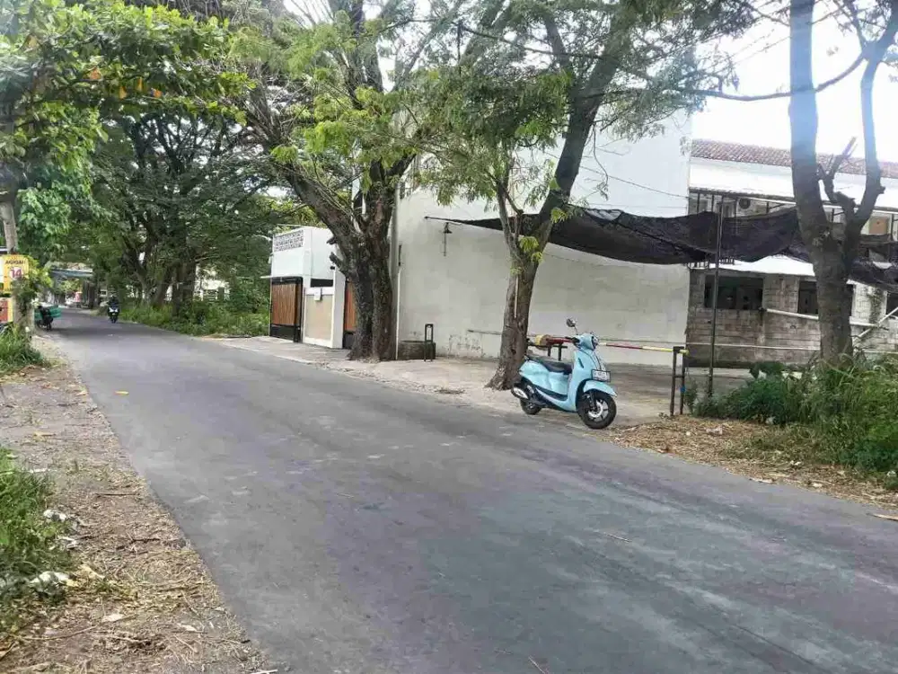 tanah Strategis tepi jalan buat hunian dan usaha paulan Colomadu