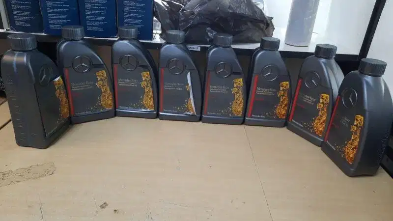 Oli Transmisi Automatic Matic Mercedes Benz Biru