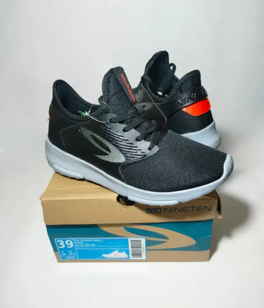 910 Nineten Kiva Black Shoes